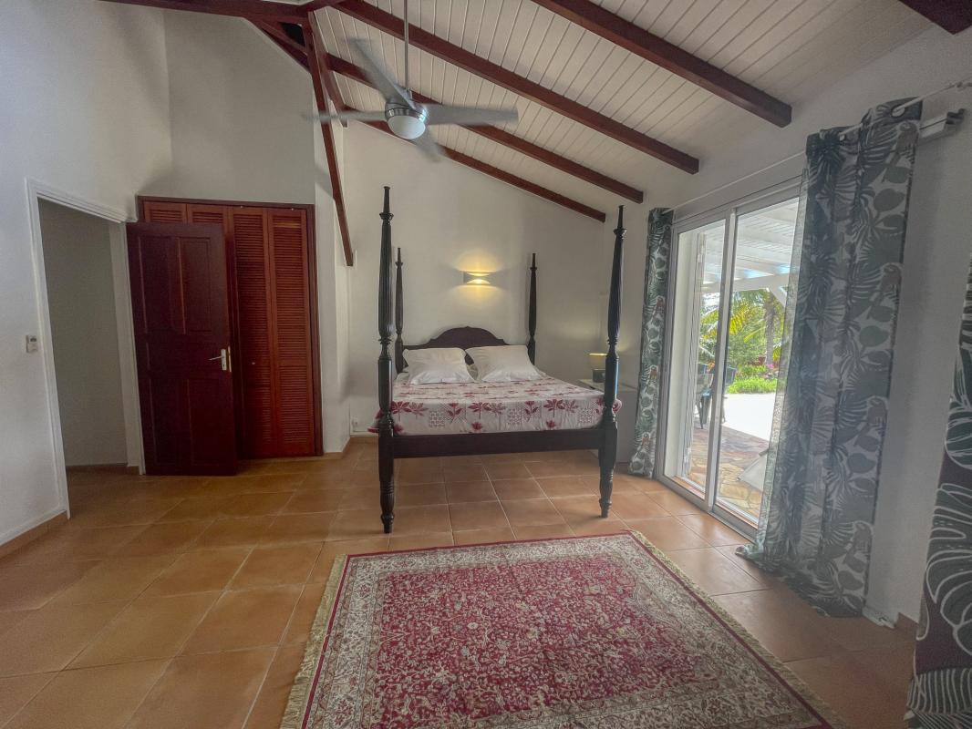 24.Location villa piscine sainte anne guadeloupe_Chambre 1